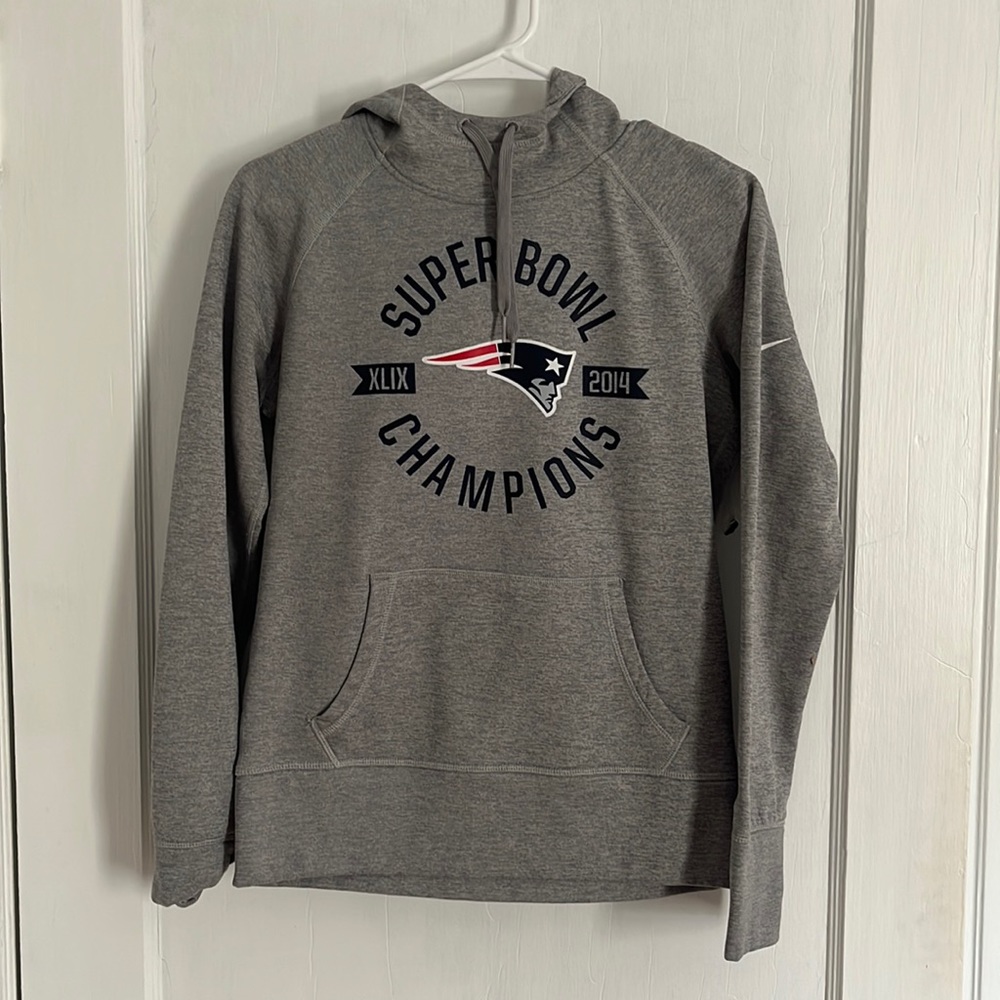 Women’s 2014 patriots Super Bowl champions nike sweatshirt size S